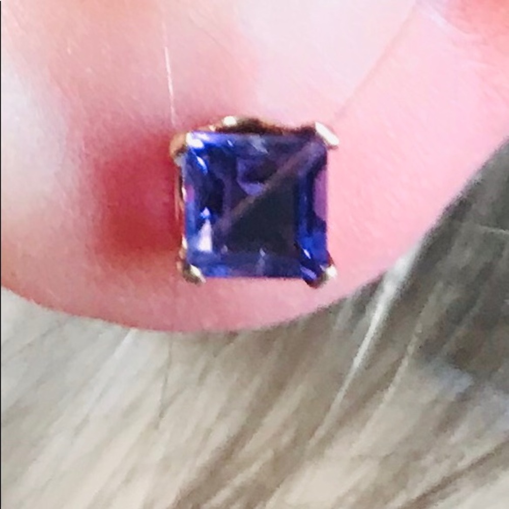 ❌❌❌SOLD❌❌❌❌10  KARAT YELLOW GOLD AMETHYST EARRINGS - Picture 2 of 8